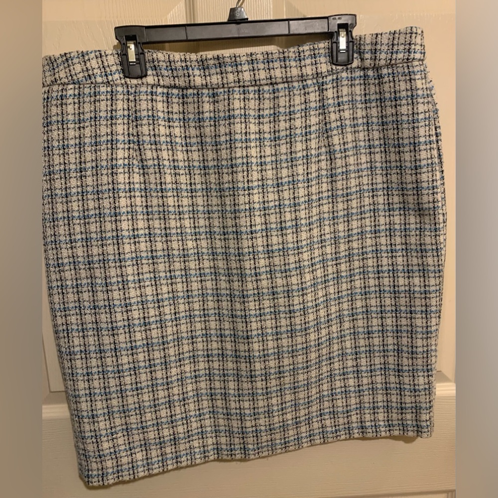 Jaclyn Smith Blazer & Skirt Set